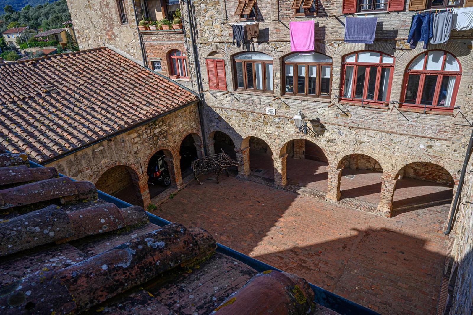 Il Chiostro Appartamenti & Suites Suvereto Exterior photo