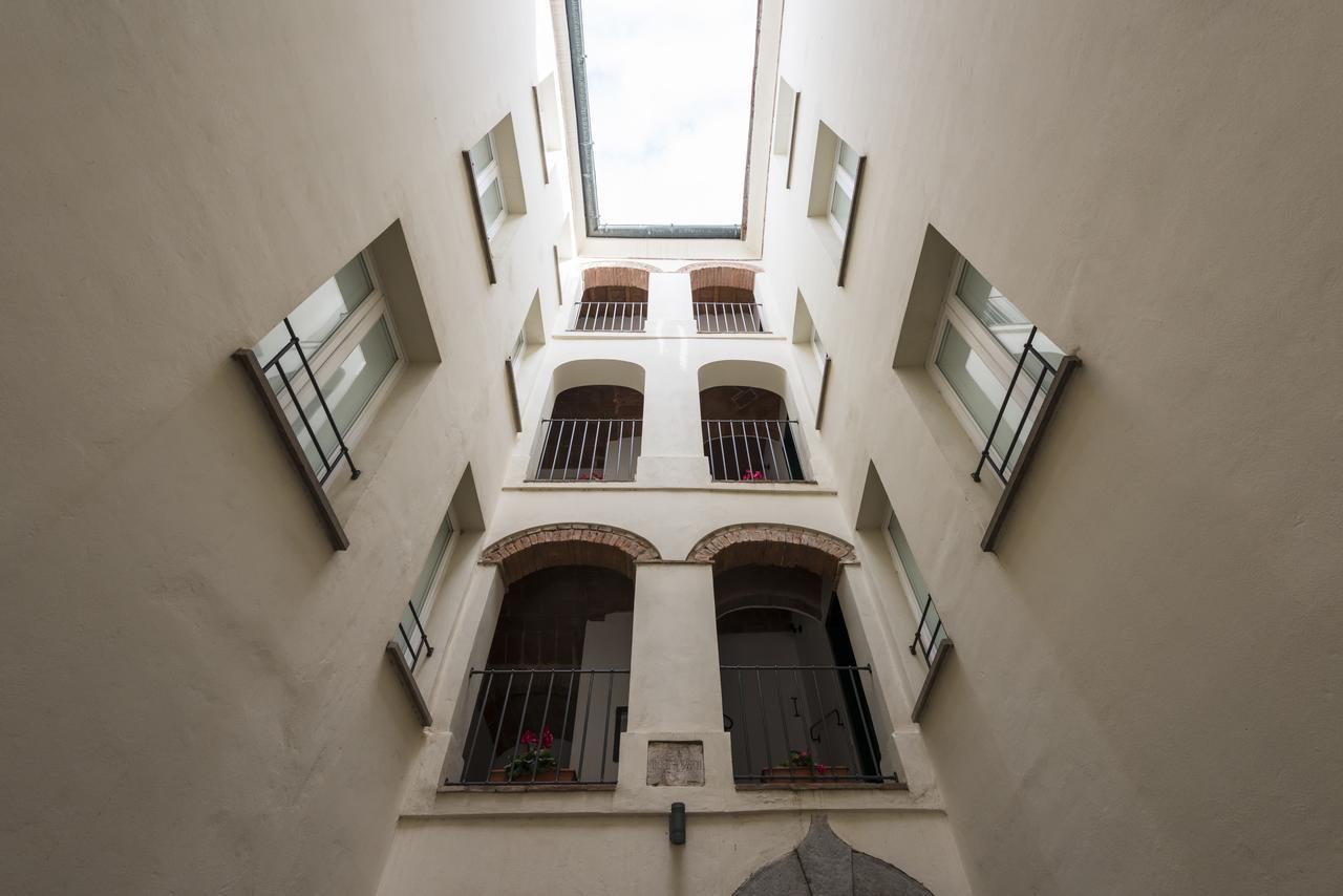 Il Chiostro Appartamenti & Suites Suvereto Exterior photo